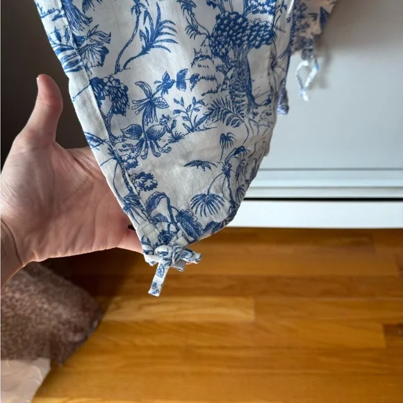 Blue & White Printed Women’s Lightweight summer pants! - Picture 3 of 5